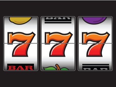 simple slots game showing a triple 7s winner spin